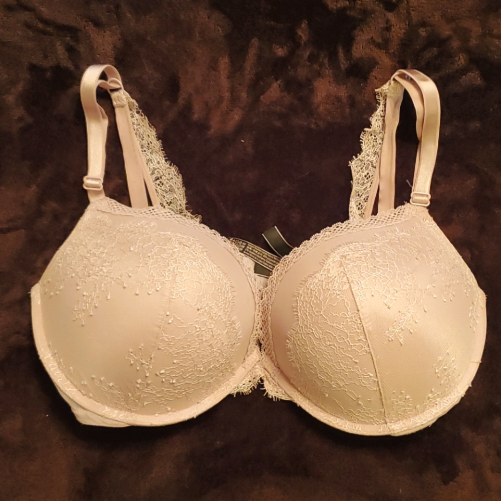 Victoria secrets 36ddd very sexy push-up